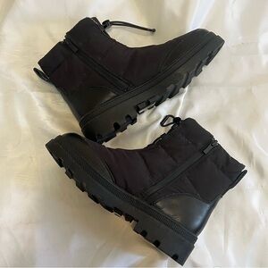 Caslon Cura Water Resistant Quilted Bootie Sz 9.5
